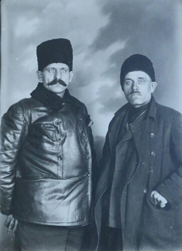 Portrait of two unidentified men [s.d.]